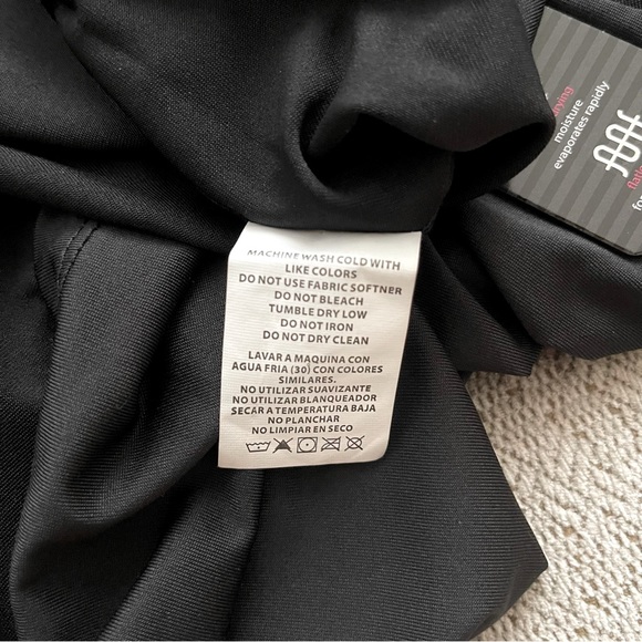 NWT bebe Women's Sport Printed Logo T-shirt - Picture 5 of 8